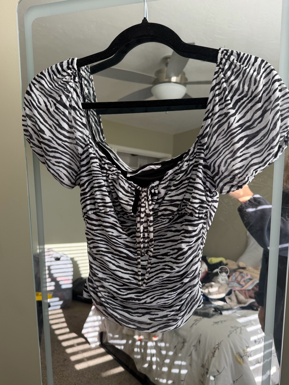 Elodie Zebra-Print Puff Sleeve Crop Top - Black & White